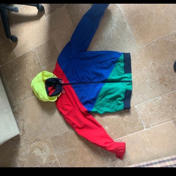 Zip up Tommy Hilfiger jacket. - Picture 1 of 2